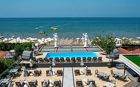 Simus Beach Hotel